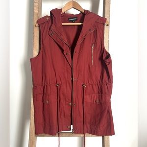 Zenana Outfitters Hooded Utility Jacket Vest, Dark Rust. Size XL. Never worn!
